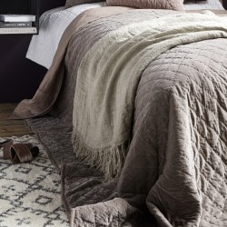 Sengetæppe Velour quiltet Beige - Nordal 220x270