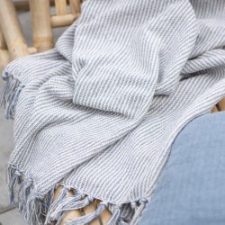 Plaid creme m/ lyseblå smalle striber - Ib Laursen