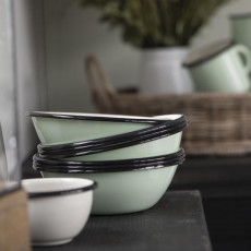 Skål lysegrøn emalje m/ sort kant - Ib Laursen - Dia: 16,5