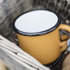 Krus emalje mørk gul m/ sort kant - Ib Laursen