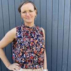 Top "AileenSZ" mørkeblå m/ blomster - Saint Tropez