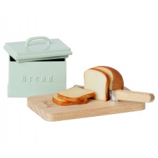 Miniature brødboks m/ brød, kniv & skærebræt - Maileg