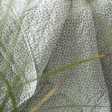 Quilt / Vattæppe råhvid m/ grønne blade - Ib Laursen 130x180