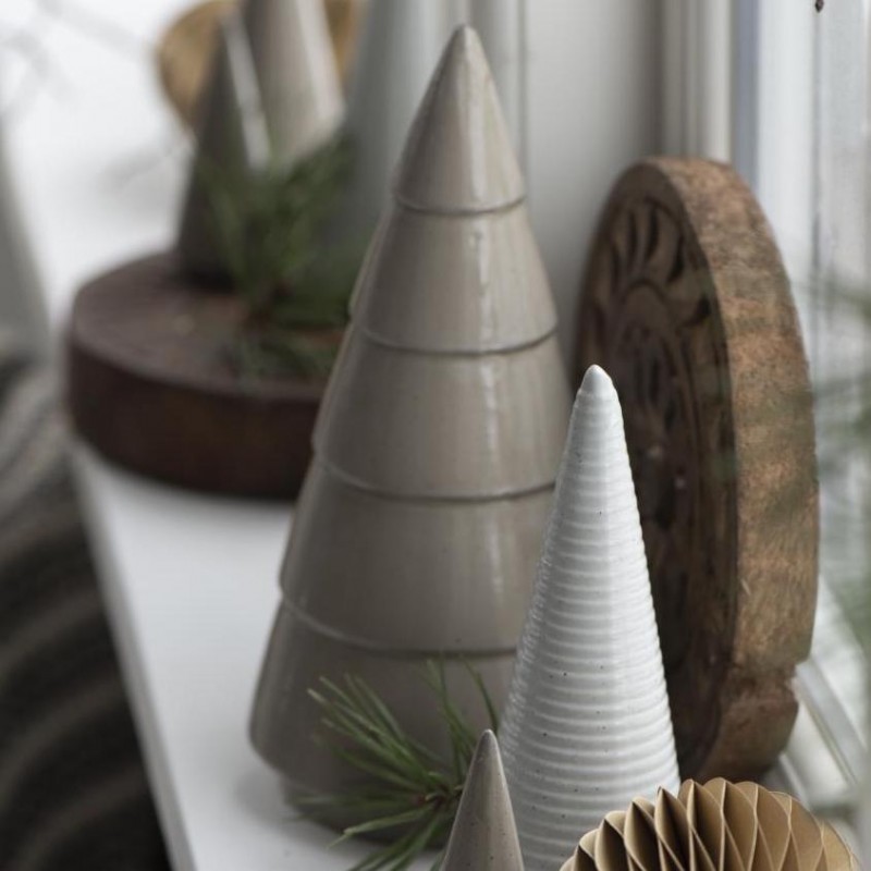 Juletræ m/ riller porcelæn gråbrun - Ib Laursen - H: 23 cm