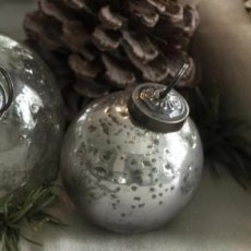 Julekugle rund glas sølvfarvet - Ib Laursen Dia: 5,8 cm