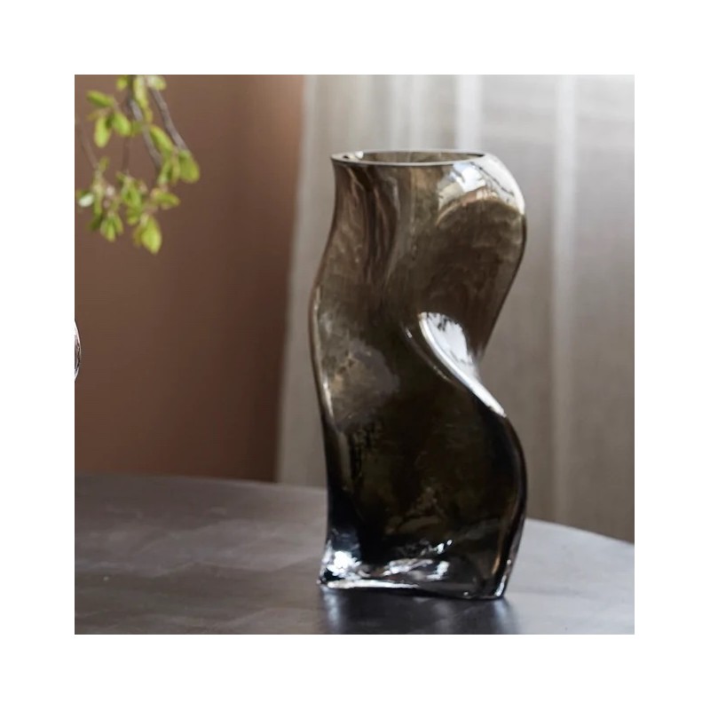 Se Vase "Sable" snoet glas grå - Nordal - H: 30 cm hos Mostersskur.dk