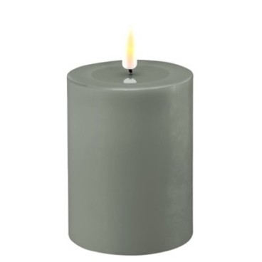 LED bloklys støvet grønt - Deluxe Homeart - Dia:7,5x10 cm