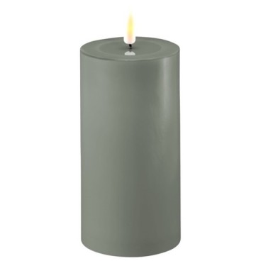LED bloklys støvet grønt - Deluxe Homeart - Dia: 7,5x15 cm