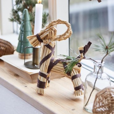 Julebuk m/brunt bånd