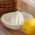 Citronpresser af hvid porcelæn - Ib Laursen