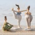 Damer i yoga positur - Ib Laursen 3 ass
