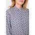 Skjorte "DarleneSZ" hvid m/ mørkeblåt mønster - Saint Tropez