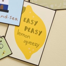 Metalskilt m/ citroner "Easy peasy" - Ib Laursen
