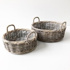 Kurv rund lav rattan m/ plast & 2 hanke - Aafod Lille el. stor