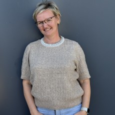 Strik "MakennaSZ" sandfarvet m/ perler - Saint Tropez
