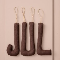 "Jul" bogstaver brune t/ ophæng - Ib Laursen