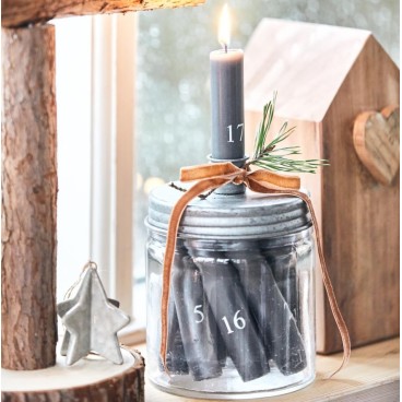 Kalenderlys 24 mørkegrå bedelys m/ hvide tal 1-24 - Ib Laursen