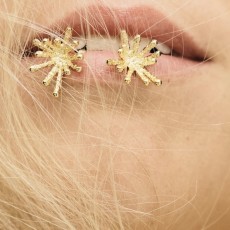 Øreringe / ørestikker - Friihof + Siig - "Aila" guldbelagt