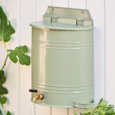 Vandbeholder t/ væg m/ hane grøn - Ib Laursen - 10,5 ltr.