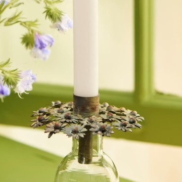 Stage til flaske med blomsterkrans t/ kronelys - Ib Laursen