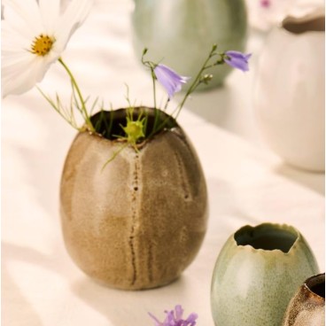 Vase brun formet som et æg - Ib Laursen H: 9,4