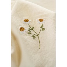 Stofserviet "Flora" råhvid m/ broderet marguerit - Ib Laursen