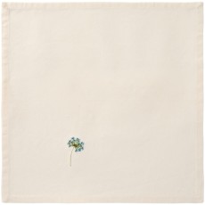 Stofserviet "Flora" råhvid m/ broderet blå skærmblomst - Ib Laursen