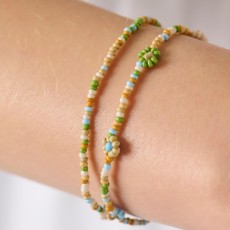 Armbånd m/ glasperler og blomster - Ib Laursen 2 stk.