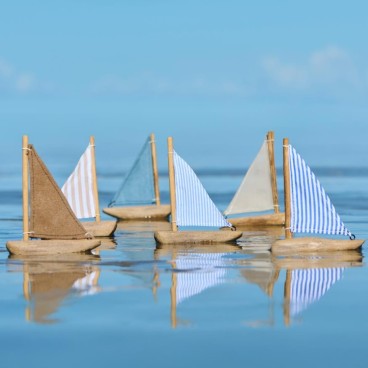 Skib m/ enkelt sejl "Nautico" - Ib Laursen vælg. ml. 6 forsk.