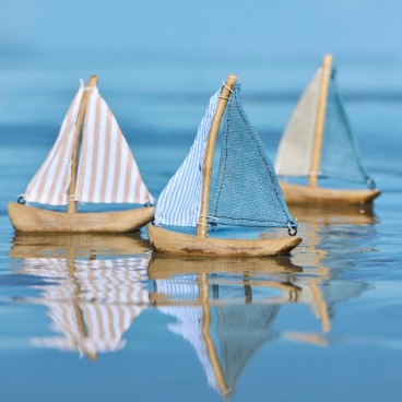 Skib m/ dobbelt sejl "Nautico" - Ib Laursen vælg. ml. 4 forsk.