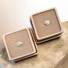 Ørestik "One Piece" - Friihof + Siig - guldbelagt komet m/ sten