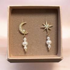 Øreringe / ørestikker - Friihof + Siig - guldbelagt måne og stjerne