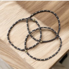 Armbånd - Friihof + Siig - Perler - gråbrune og guld perler