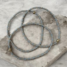 Armbånd - Friihof + Siig - Perler - Blålilla og guld