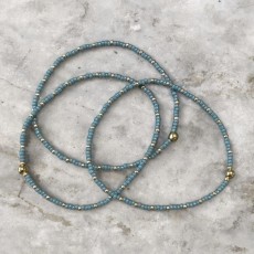 Armbånd - Friihof + Siig - Perler, grå m/ guld perle