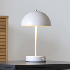 Bordlampe genopladelig i sandfarvet metal - House Nordic H:25