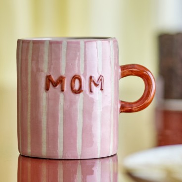 Krus "Cherish" rosa "Mom" - Bloomingville 325 ml.